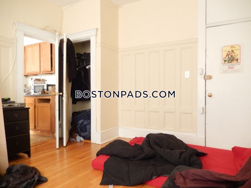 Boston - $3,375+ /month