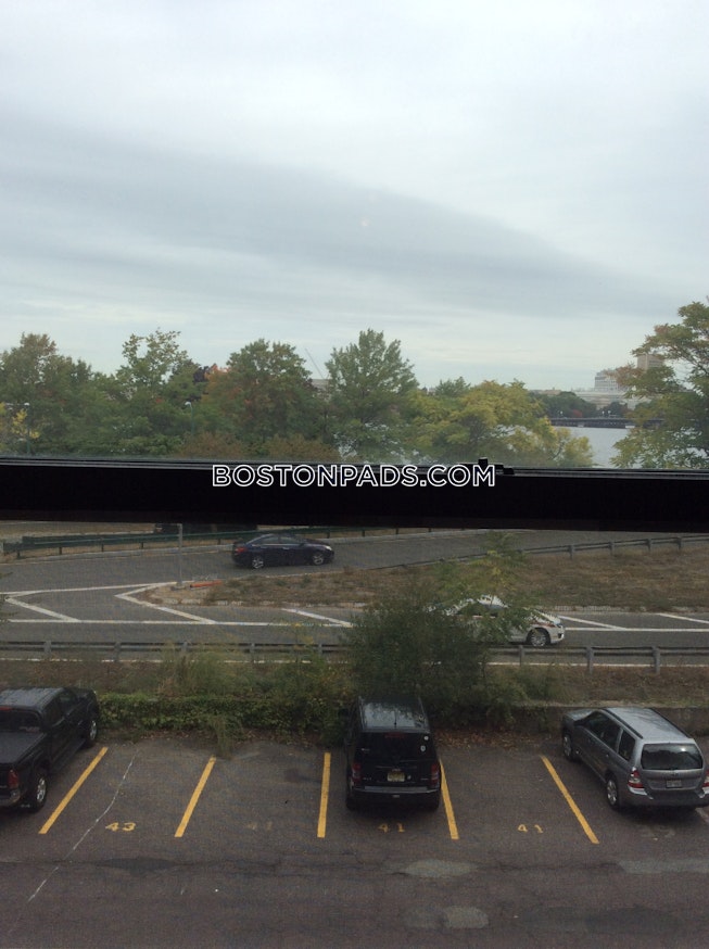 Boston - $3,550+ /mo