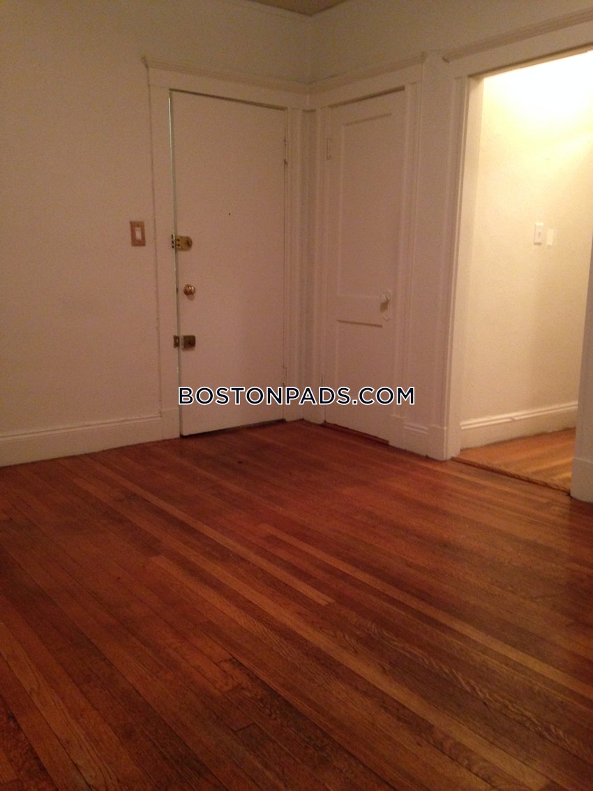 BOSTON - FENWAY/KENMORE - 1 Bed, 1 Bath - Image 4