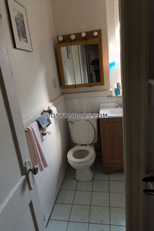 Boston - $3,800+ /mo