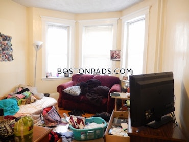 Fenway/Kenmore, Boston, MA - 3 Beds, 1 Bath - $4,000 - ID#4621444