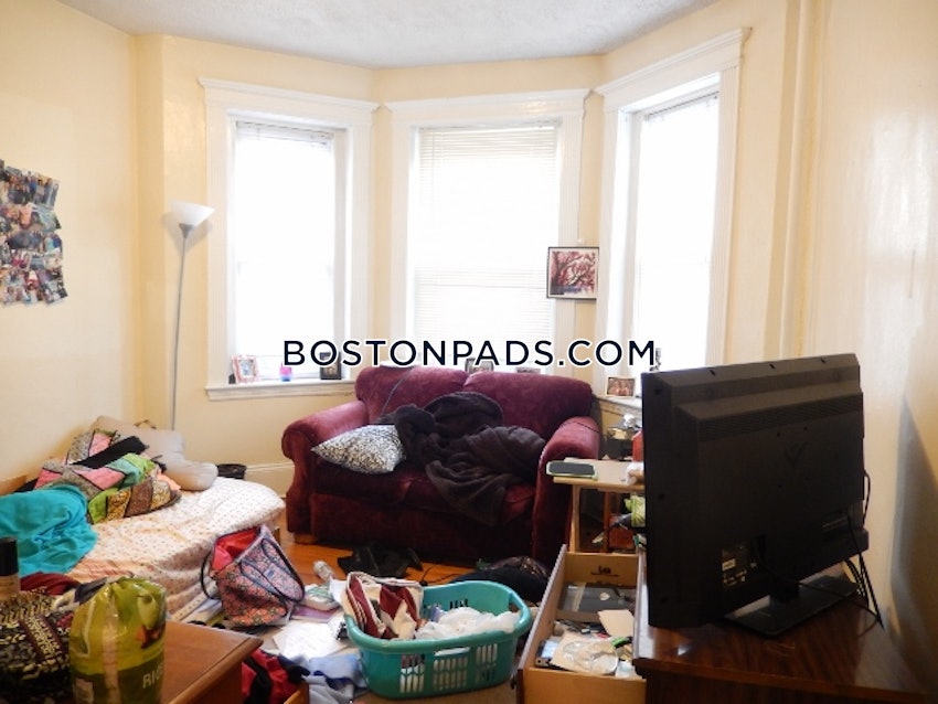 BOSTON - FENWAY/KENMORE - 3 Beds, 1 Bath - Image 1