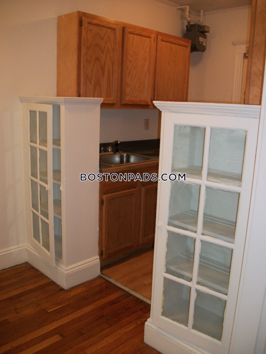 BOSTON - FENWAY/KENMORE - 1 Bed, 1 Bath - Image 5