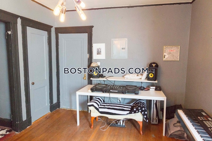 BOSTON - FENWAY/KENMORE - 1 Bed, 1 Bath - Image 19