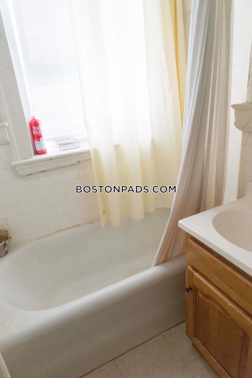 BOSTON - FENWAY/KENMORE - 1 Bed, 1 Bath - Image 61