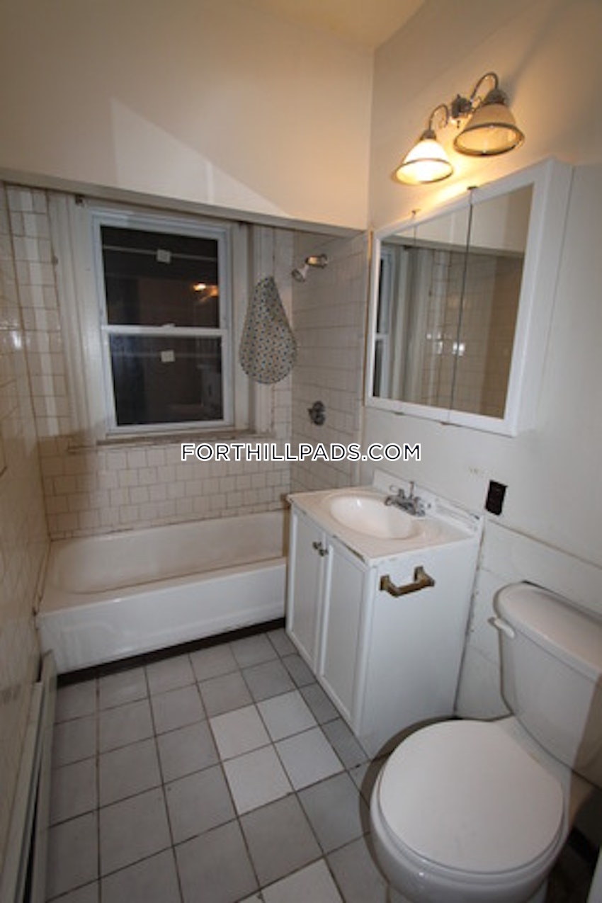 BOSTON - FORT HILL - 4 Beds, 1 Bath - Image 45