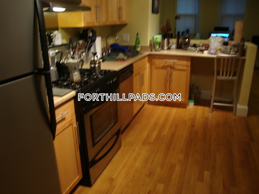 BOSTON - FORT HILL - 2 Beds, 1 Bath - Image 31