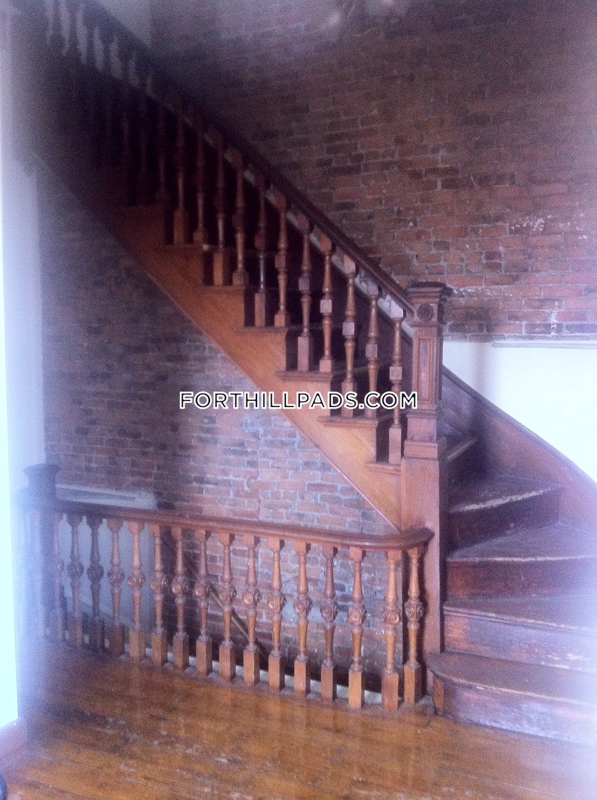 BOSTON - FORT HILL - 3 Beds, 2 Baths - Image 54