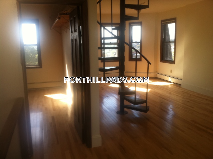 BOSTON - FORT HILL - 3 Beds, 2 Baths - Image 17