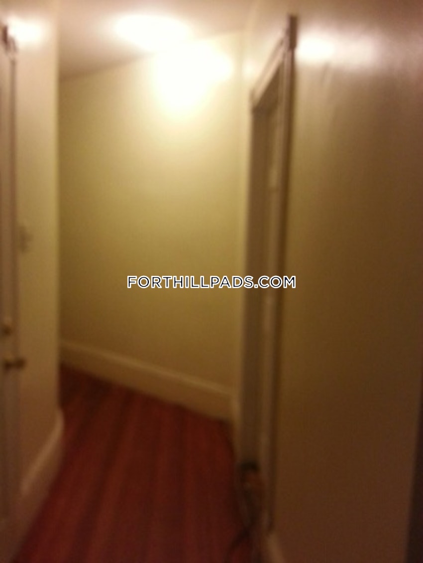 BOSTON - FORT HILL - 4 Beds, 1 Bath - Image 39
