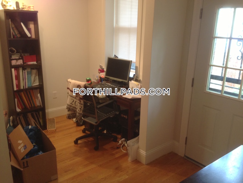 BOSTON - FORT HILL - 2 Beds, 1 Bath - Image 12