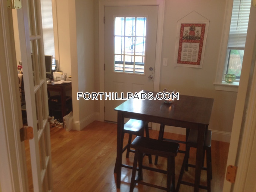 BOSTON - FORT HILL - 2 Beds, 1 Bath - Image 11