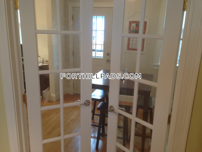 BOSTON - FORT HILL - 2 Beds, 1 Bath - Image 8