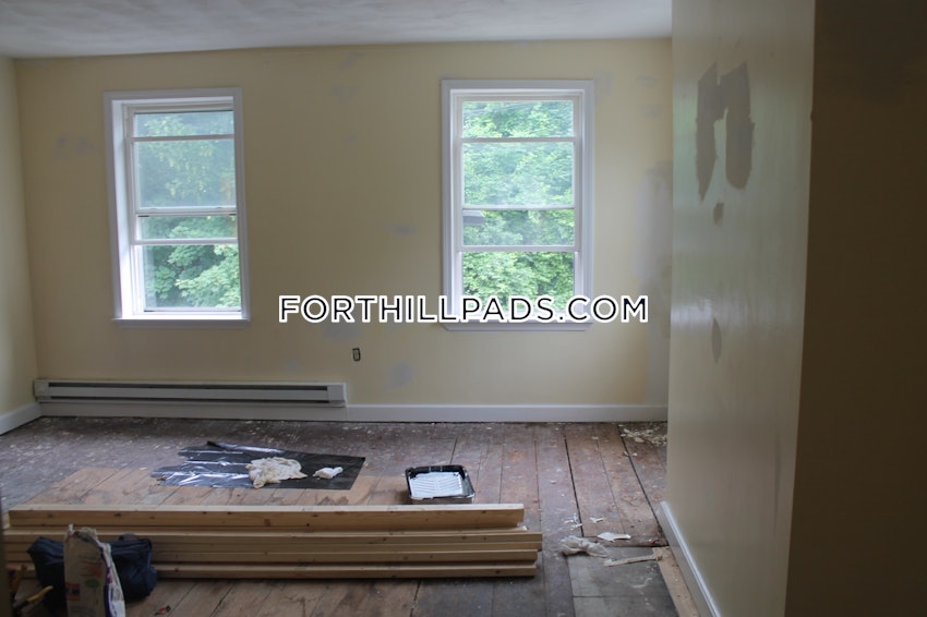 BOSTON - FORT HILL - 4 Beds, 1 Bath - Image 6