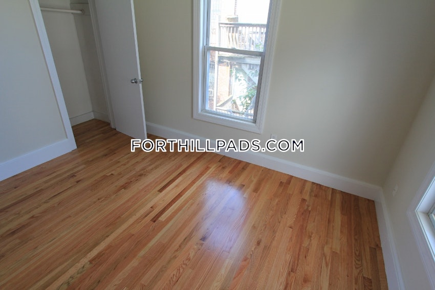 BOSTON - FORT HILL - 3 Beds, 1 Bath - Image 12