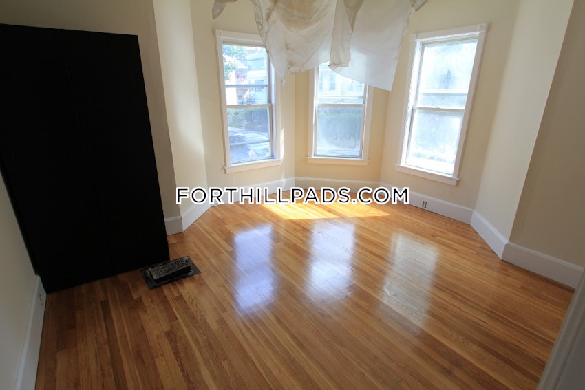 BOSTON - FORT HILL - 3 Beds, 1 Bath - Image 8