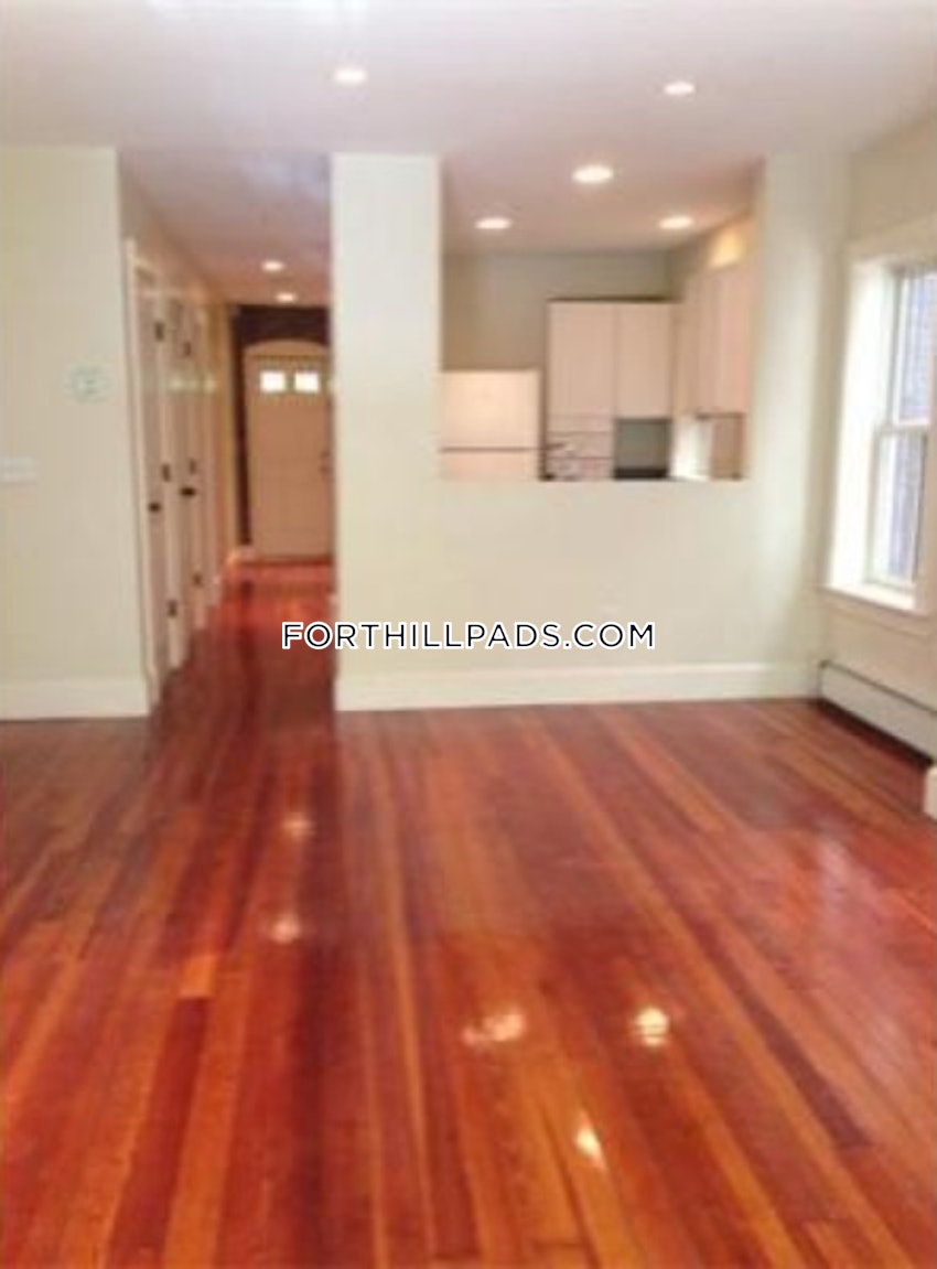 BOSTON - FORT HILL - 1 Bed, 1 Bath - Image 2