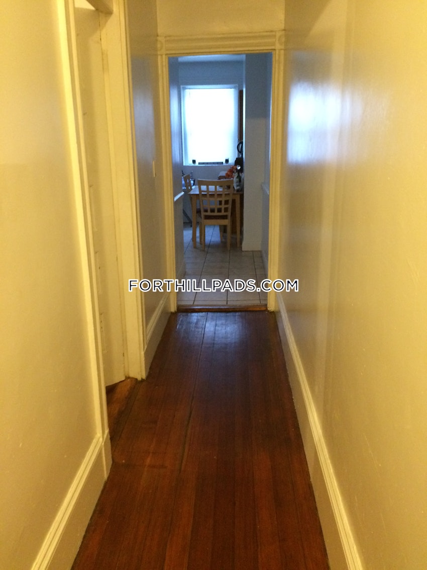 BOSTON - FORT HILL - 3 Beds, 1 Bath - Image 10