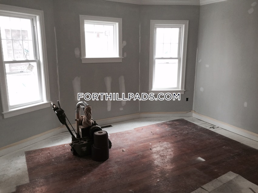 BOSTON - FORT HILL - 3 Beds, 1.5 Baths - Image 18