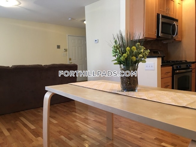 Boston - $3,200+ /mo