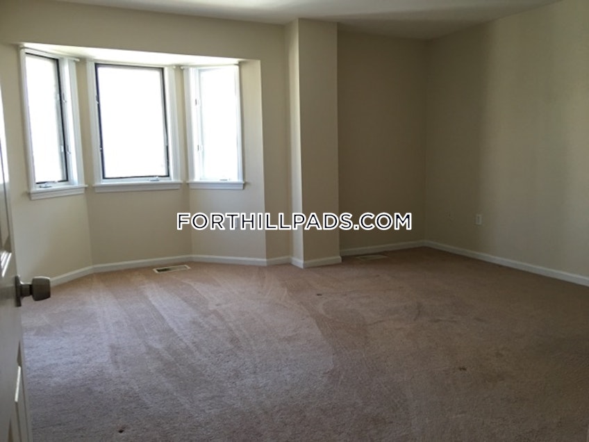 Boston - $3,200+ /month
