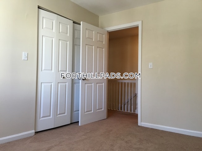 Boston - $3,200+ /mo