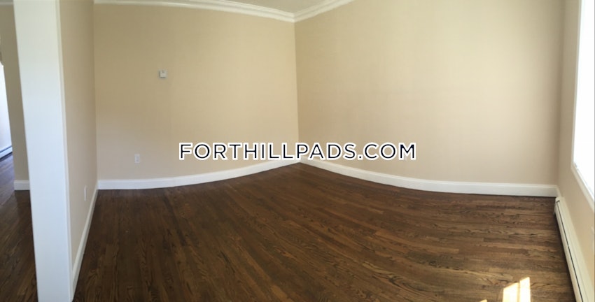 BOSTON - FORT HILL - 4 Beds, 2.5 Baths - Image 3