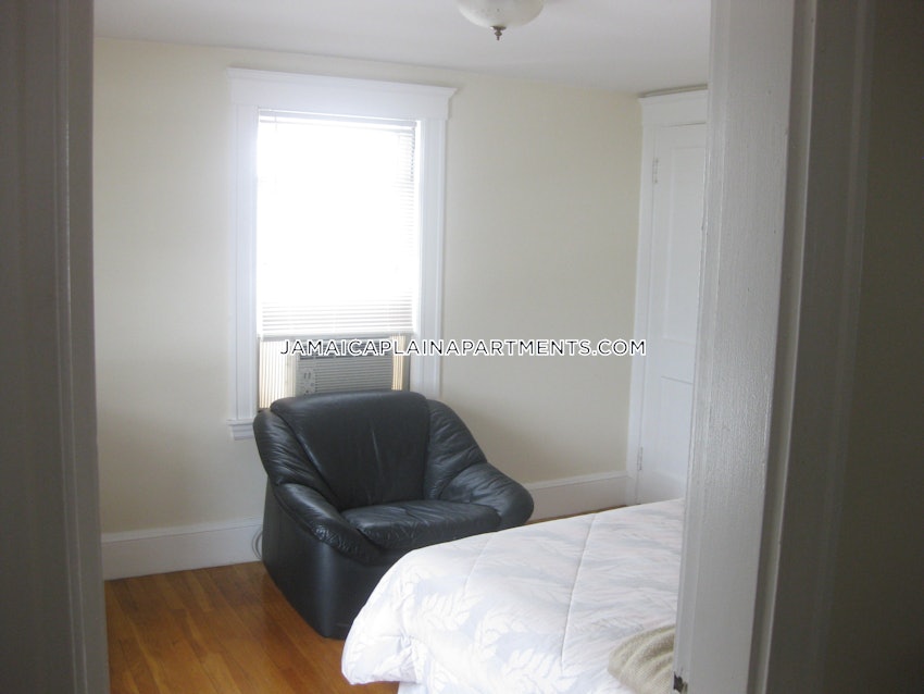 BOSTON - JAMAICA PLAIN - ARBORETUM - 4 Beds, 1.5 Baths - Image 1