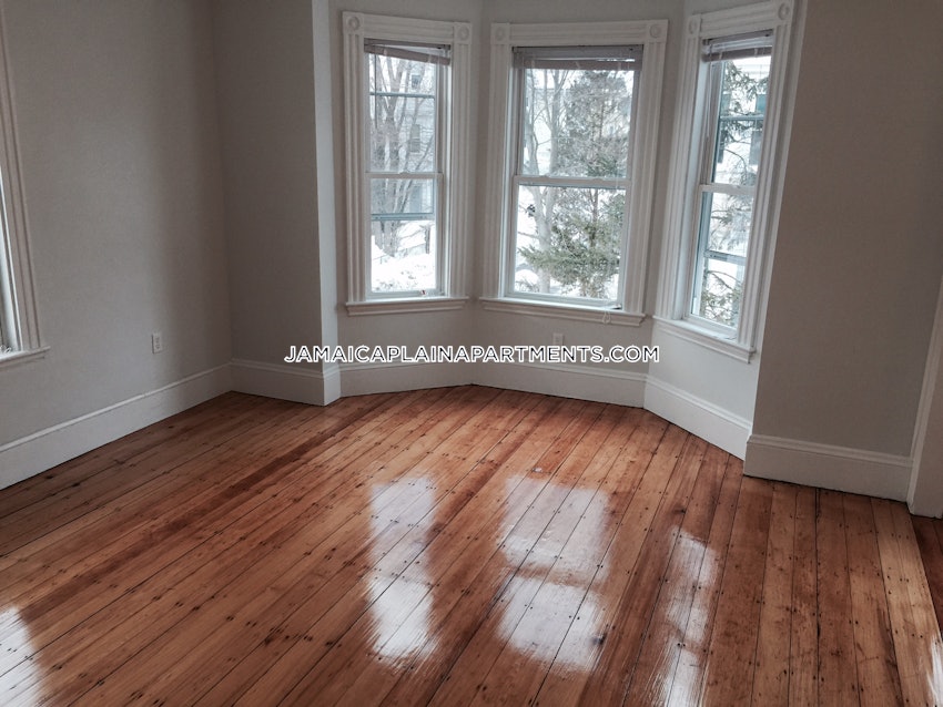 BOSTON - JAMAICA PLAIN - ARBORETUM - 4 Beds, 2 Baths - Image 6