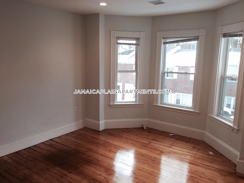 BOSTON - JAMAICA PLAIN - ARBORETUM - 4 Beds, 2 Baths - Image 5