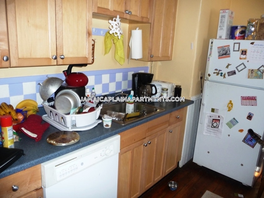 BOSTON - JAMAICA PLAIN - CENTER - 3 Beds, 1 Bath - Image 4