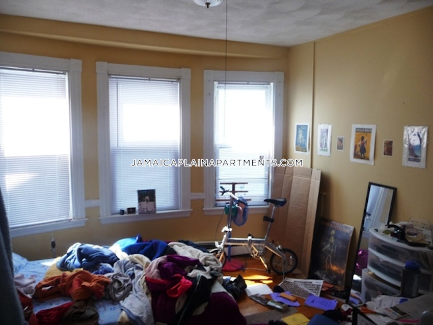 BOSTON - JAMAICA PLAIN - CENTER - 3 Beds, 1 Bath - Image 7