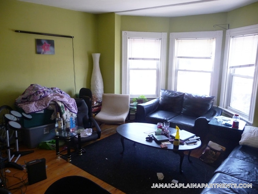 BOSTON - JAMAICA PLAIN - CENTER - 3 Beds, 1 Bath - Image 4