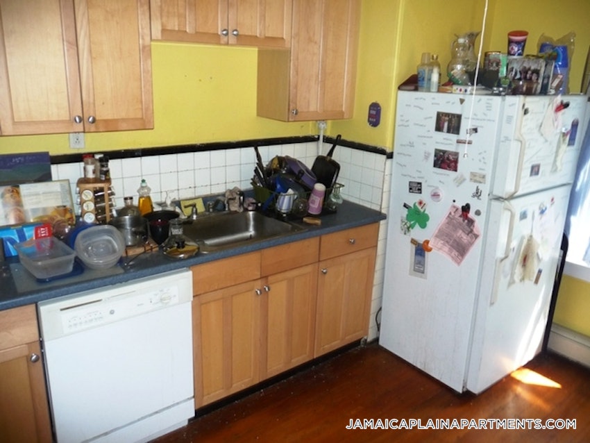 BOSTON - JAMAICA PLAIN - CENTER - 3 Beds, 1 Bath - Image 5