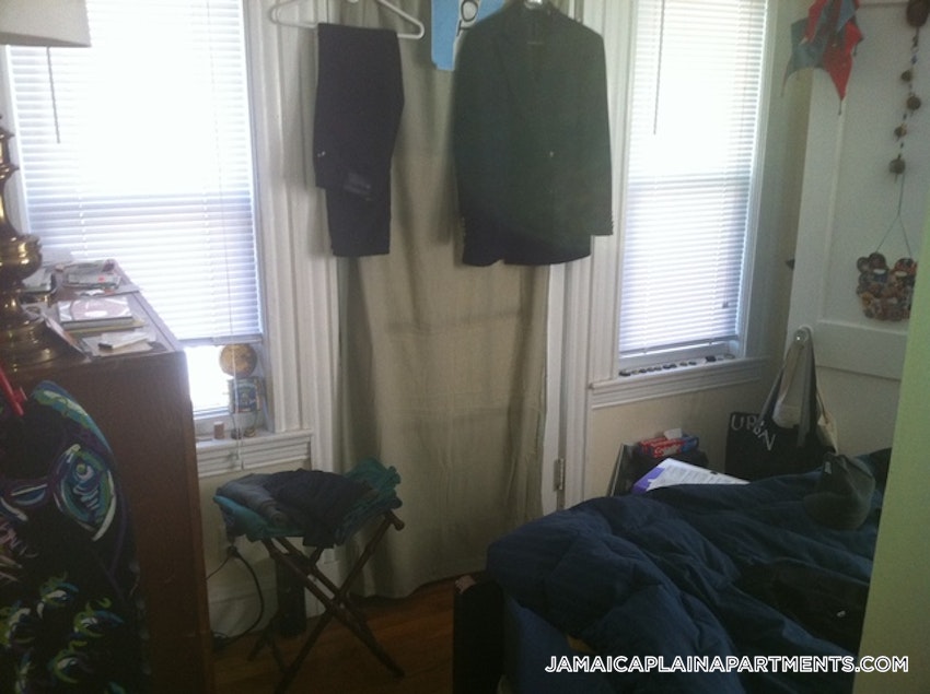 BOSTON - JAMAICA PLAIN - CENTER - 3 Beds, 1 Bath - Image 2