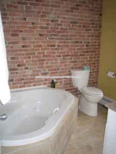 Boston - 2 Beds, 2 Baths