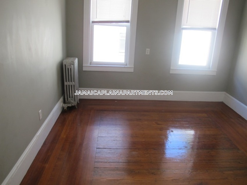 BOSTON - JAMAICA PLAIN - FOREST HILLS - 3 Beds, 1 Bath - Image 8