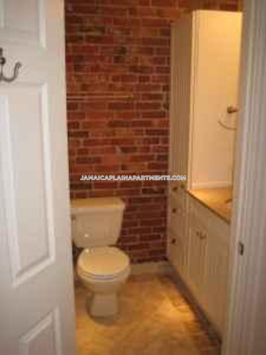 BOSTON - JAMAICA PLAIN - FOREST HILLS - 2 Beds, 2 Baths - Image 83