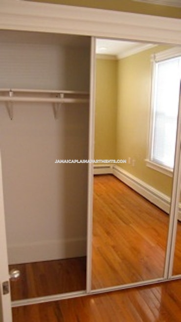 Boston - 2 Beds, 2 Baths