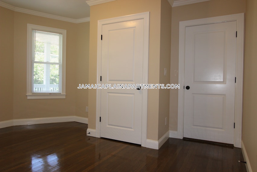 BOSTON - JAMAICA PLAIN - FOREST HILLS - 4 Beds, 2 Baths - Image 36