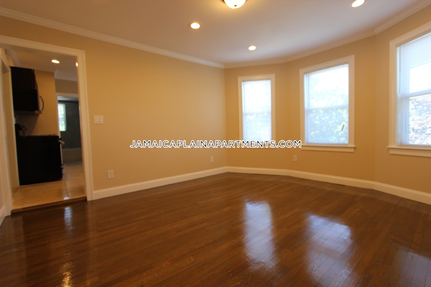 BOSTON - JAMAICA PLAIN - FOREST HILLS - 4 Beds, 2 Baths - Image 11