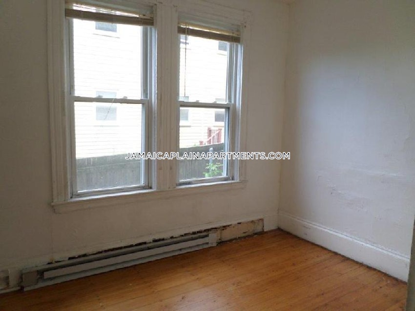 BOSTON - JAMAICA PLAIN - FOREST HILLS - 3 Beds, 1 Bath - Image 2