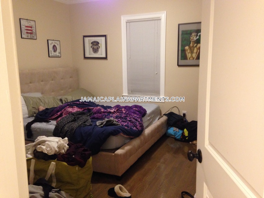 BOSTON - JAMAICA PLAIN - FOREST HILLS - 4 Beds, 2 Baths - Image 19