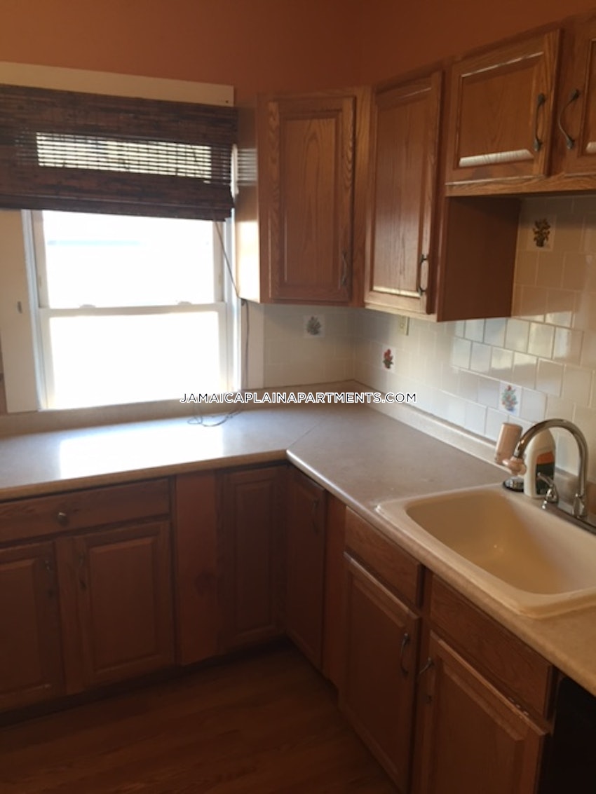 BOSTON - JAMAICA PLAIN - FOREST HILLS - 5 Beds, 2 Baths - Image 2