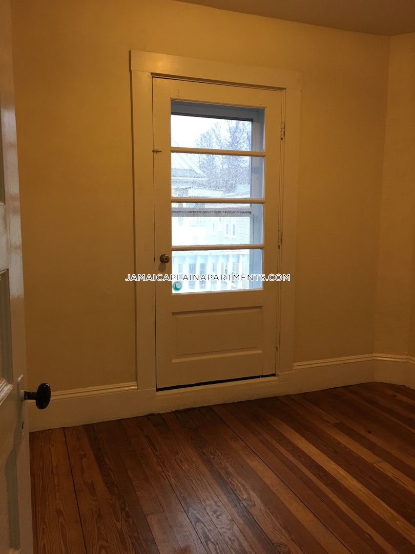 BOSTON - JAMAICA PLAIN - FOREST HILLS - 3 Beds, 1 Bath - Image 33