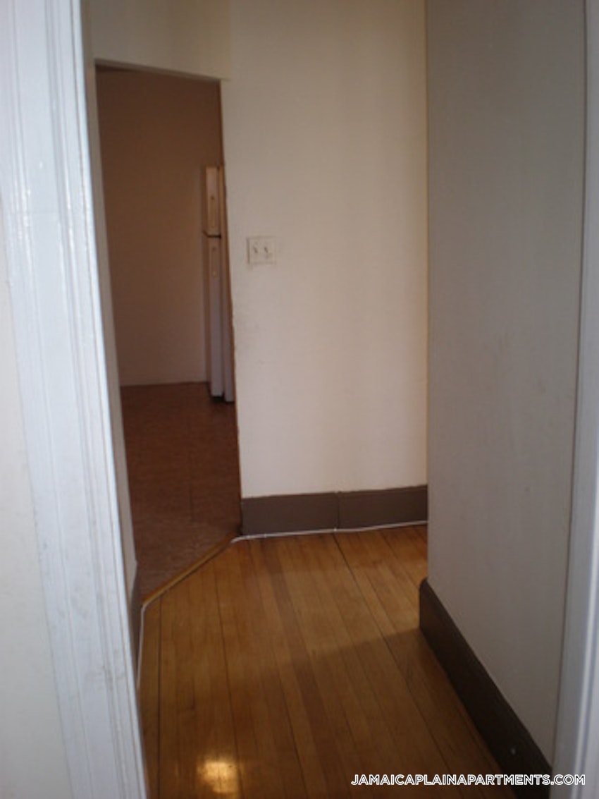 BOSTON - JAMAICA PLAIN - HYDE SQUARE - 3 Beds, 1 Bath - Image 17