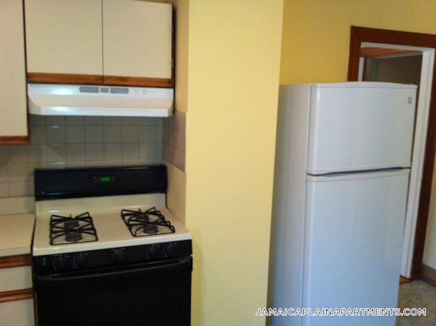 BOSTON - JAMAICA PLAIN - HYDE SQUARE - 3 Beds, 2 Baths - Image 9