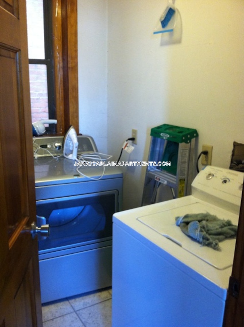 BOSTON - JAMAICA PLAIN - HYDE SQUARE - 4 Beds, 1 Bath - Image 23