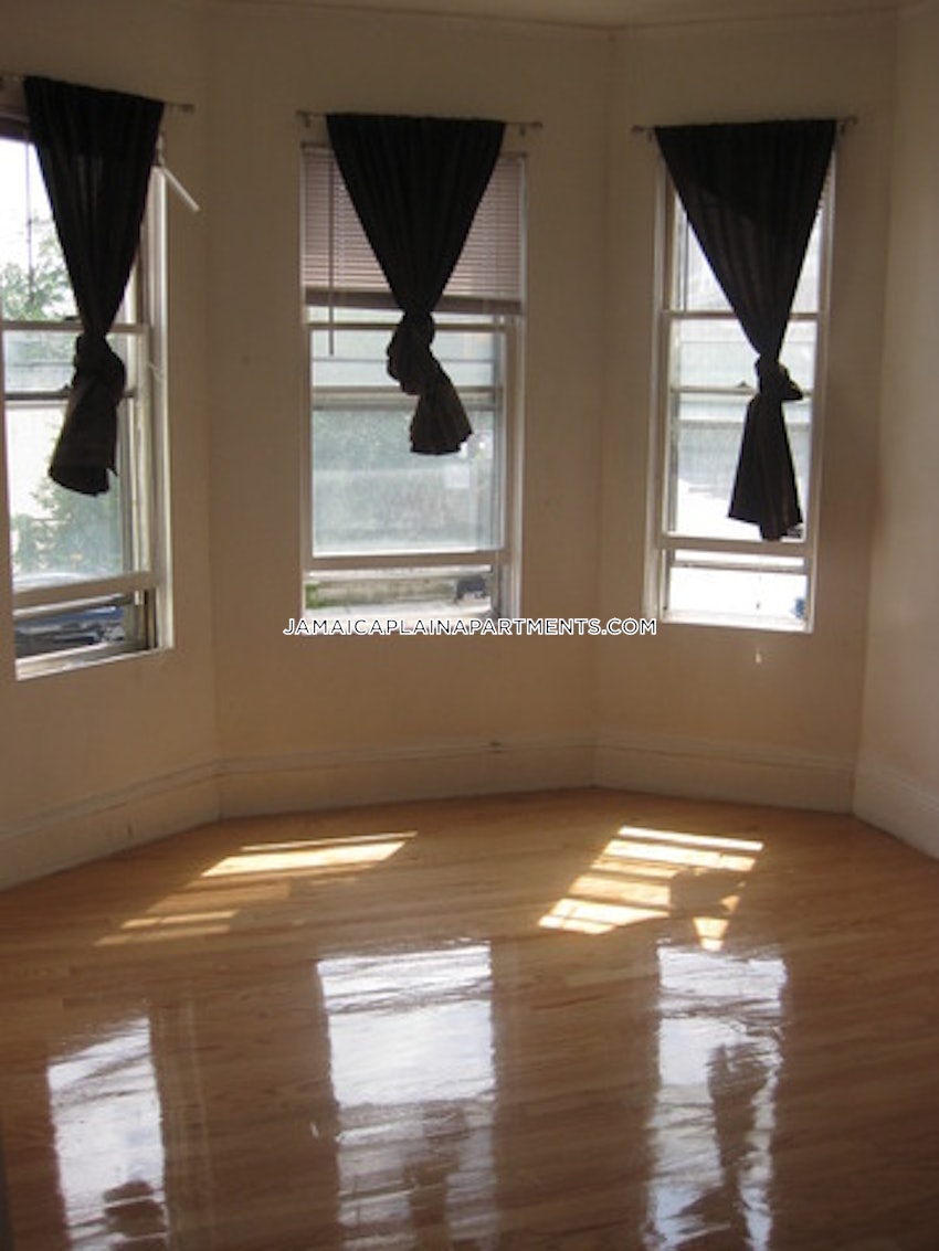 BOSTON - JAMAICA PLAIN - JACKSON SQUARE - 1 Bed, 2.5 Baths - Image 2