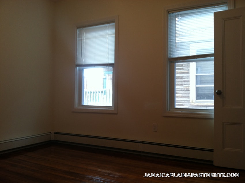 BOSTON - JAMAICA PLAIN - JACKSON SQUARE - 4 Beds, 2 Baths - Image 15